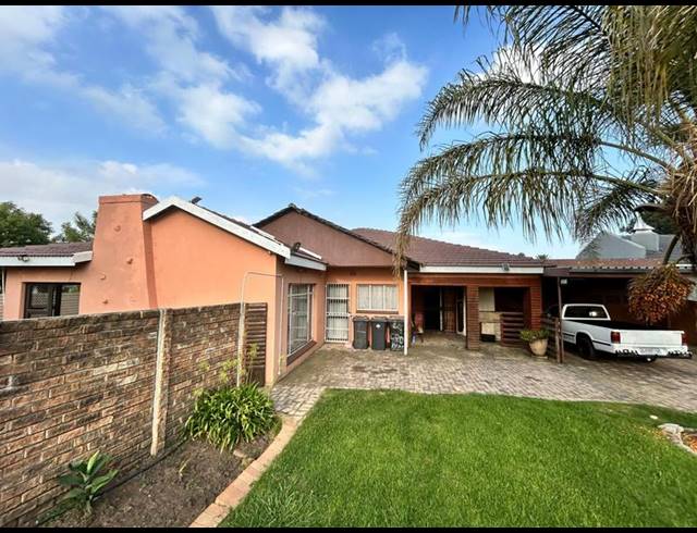 5 BEDROOM HOUSE FOR SALE IN BRENTHURST